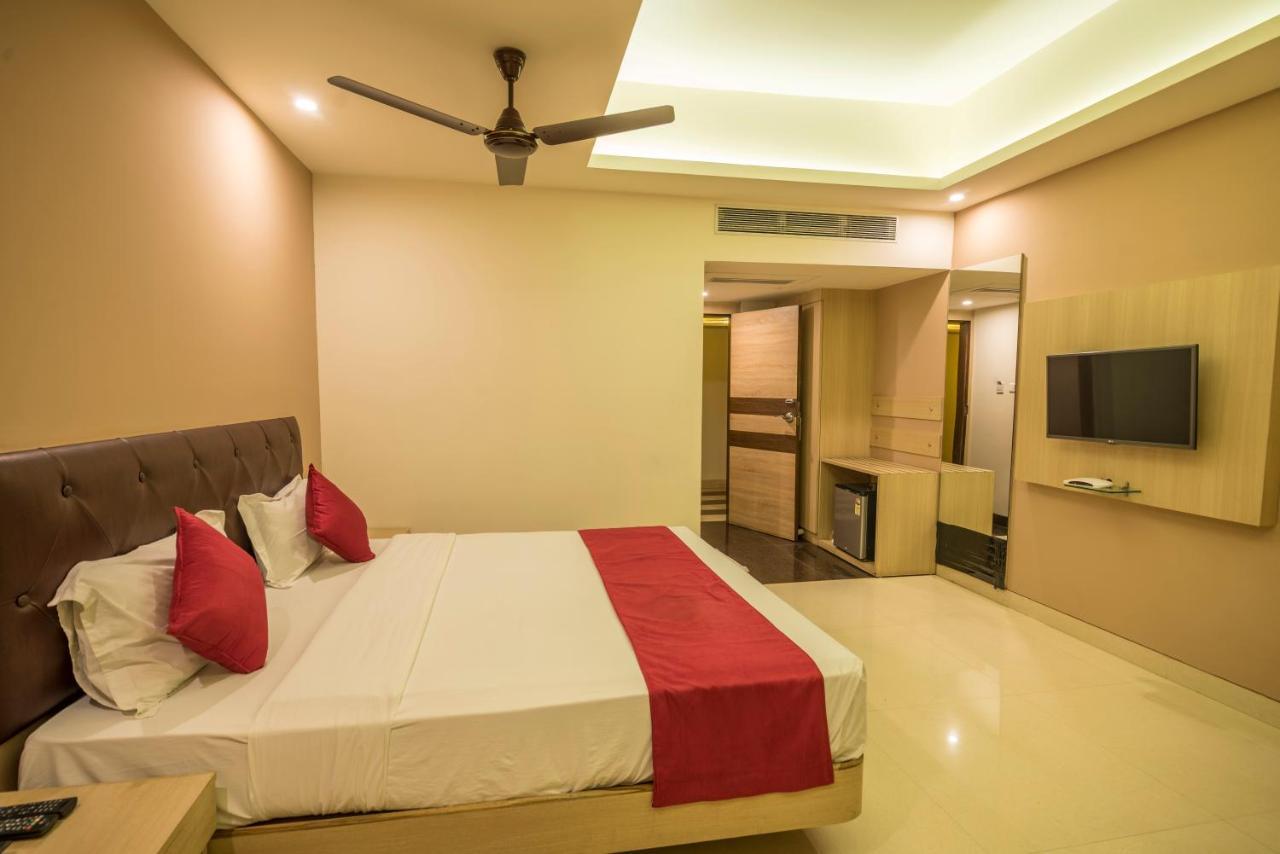 Palette Hotel Nisarga By Sunday Bhopal Eksteriør billede