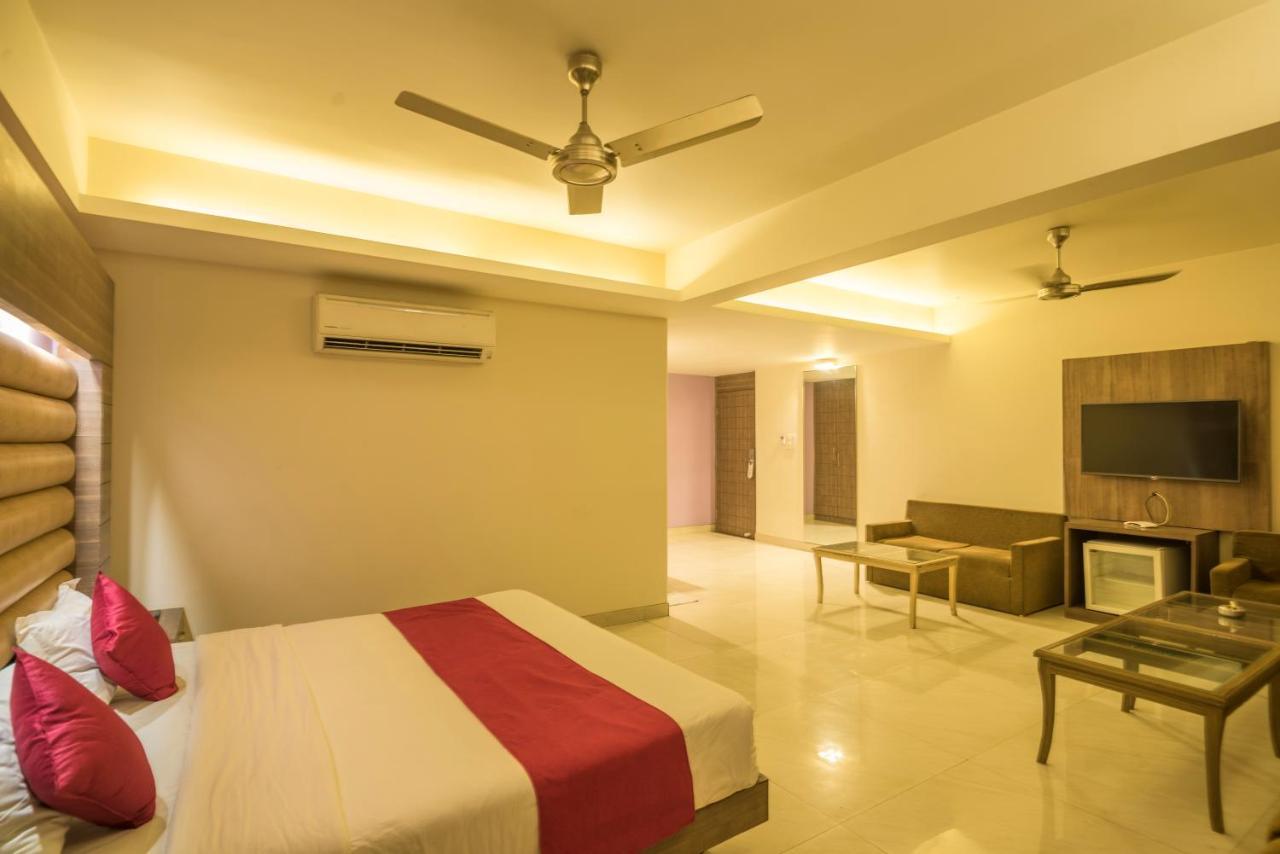 Palette Hotel Nisarga By Sunday Bhopal Eksteriør billede