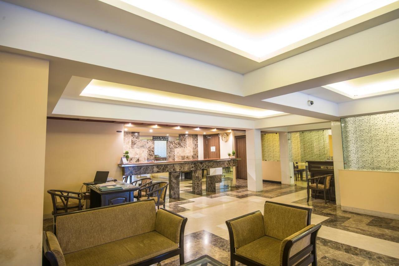 Palette Hotel Nisarga By Sunday Bhopal Eksteriør billede