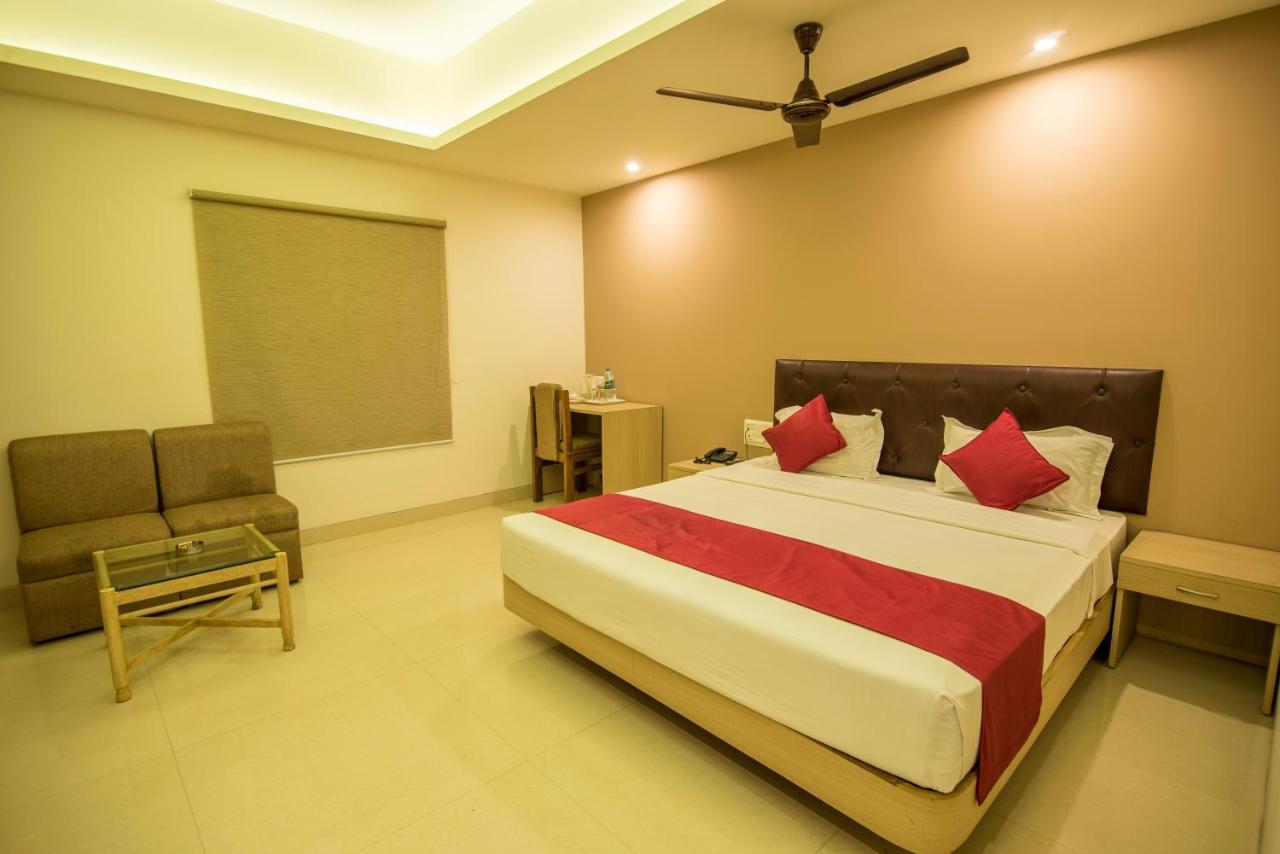 Palette Hotel Nisarga By Sunday Bhopal Eksteriør billede