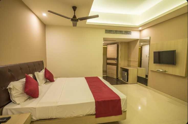 Palette Hotel Nisarga By Sunday Bhopal Eksteriør billede
