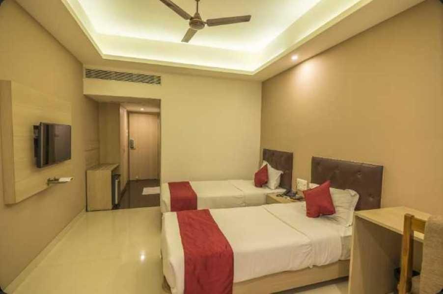 Palette Hotel Nisarga By Sunday Bhopal Eksteriør billede